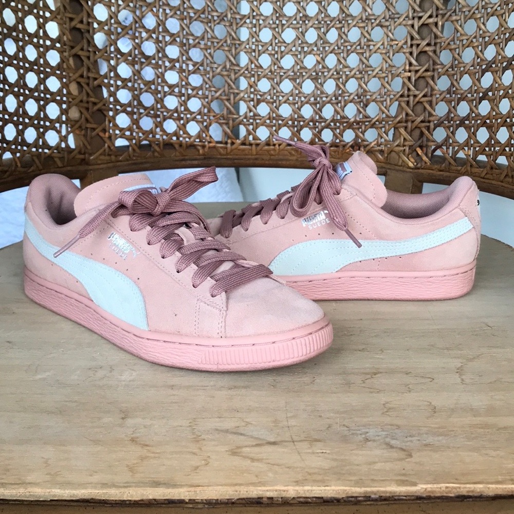 Puma Suede Classic Peach Beige Low Sneakers Womens 7.5